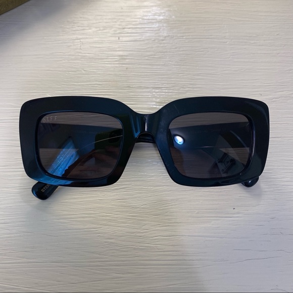 Diff Eyewear Sterling Chunky Rectangle Black Sunglasses - Picture 1 of 7